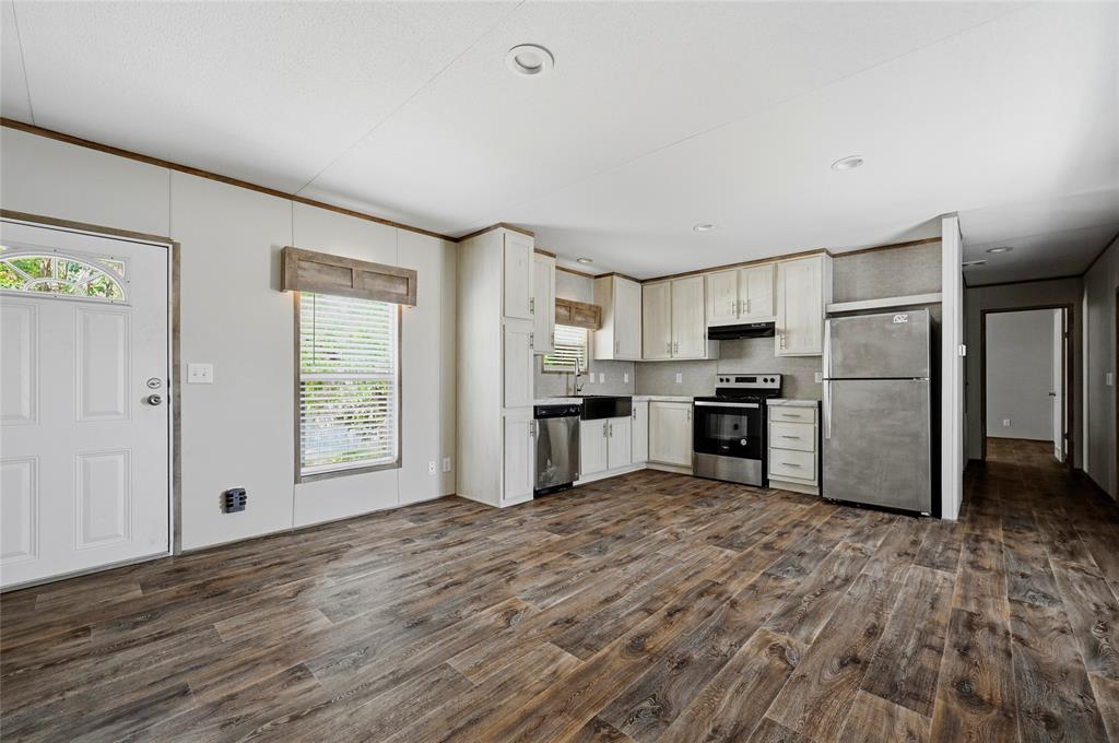 22 1601 E Fm 1417 Property Photo 7