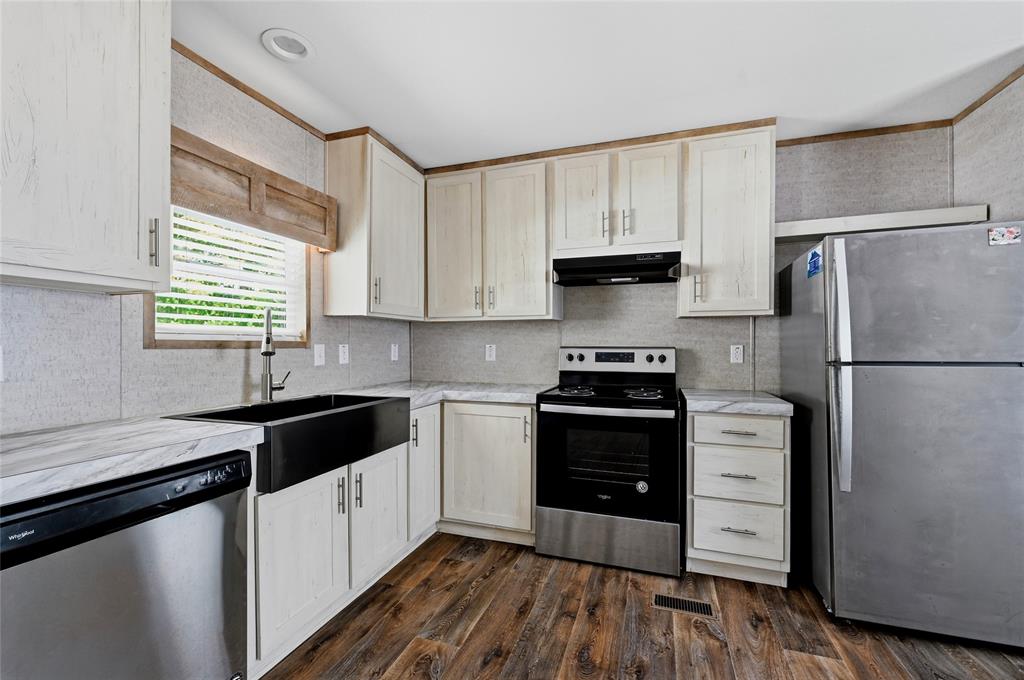22 1601 E Fm 1417 Property Photo 11