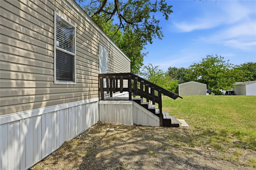 22 1601 E Fm 1417 Property Photo 23