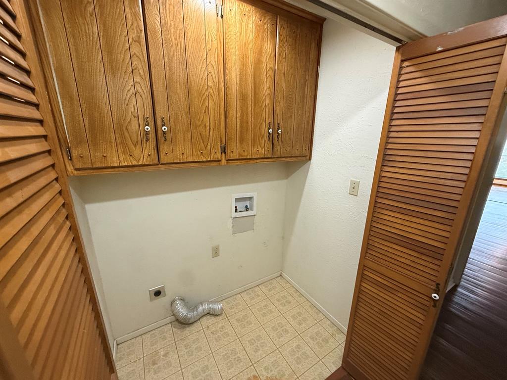 937 Ricketts Street Property Photo 11