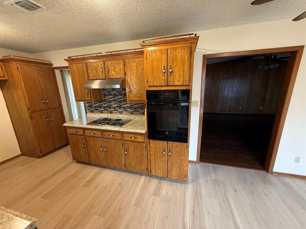 937 Ricketts Street Property Photo 17