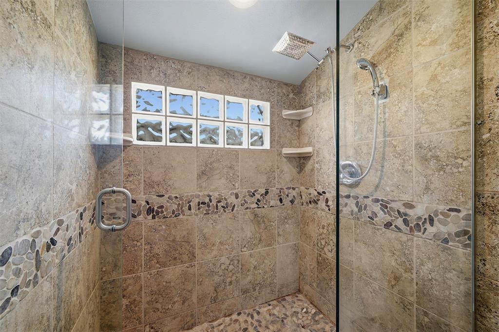125 Erin Drive Property Photo 28