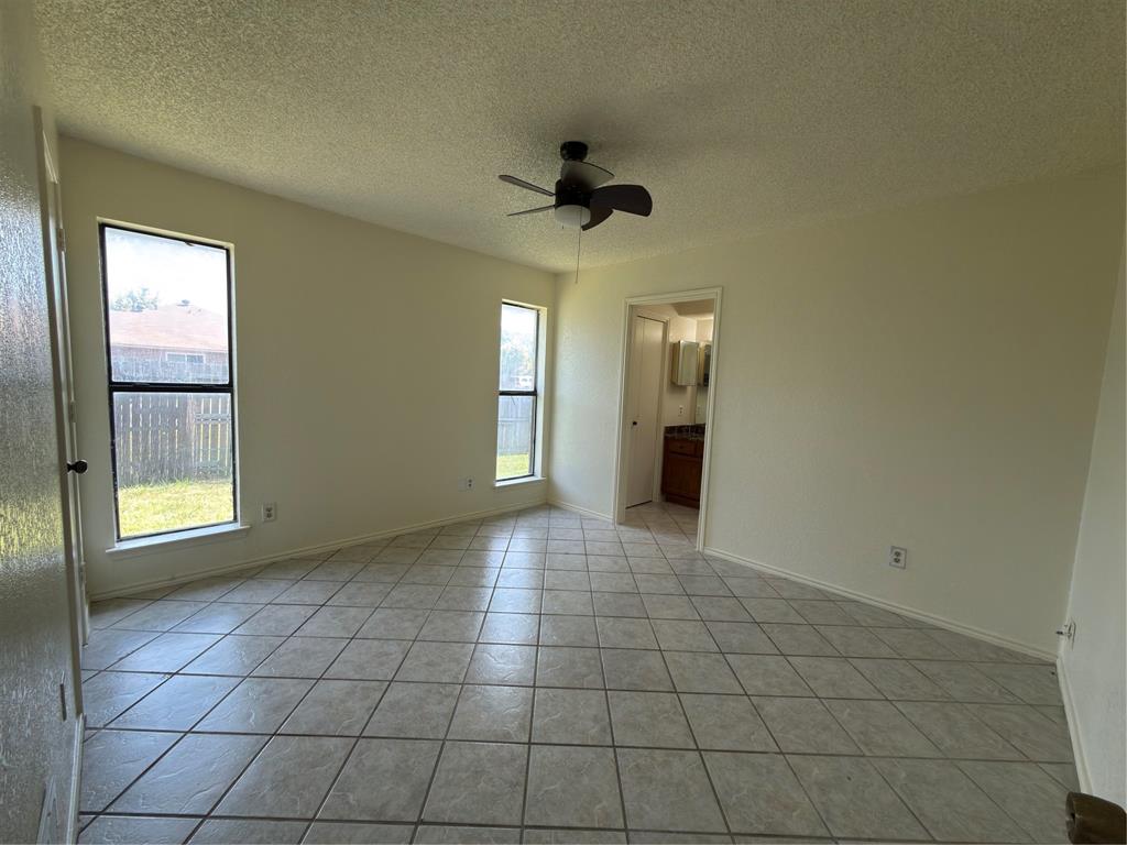 2701 Stanford Street A Property Photo 4
