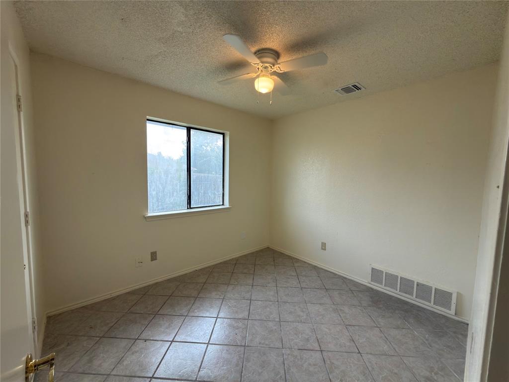 2701 Stanford Street A Property Photo 5