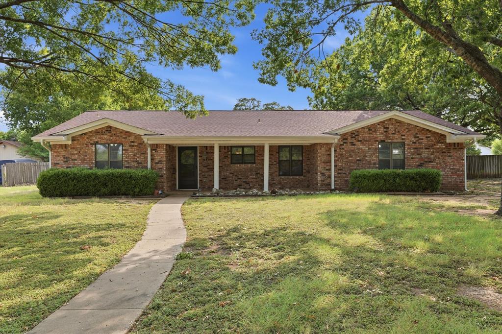 140 Towne West Drive Property Photo 1