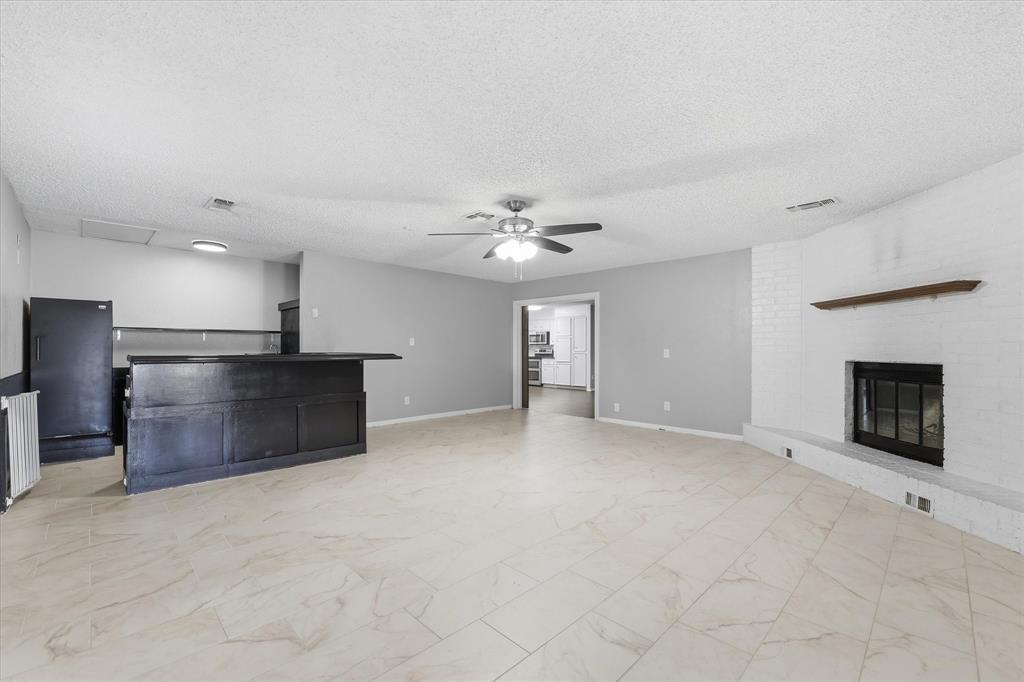 140 Towne West Drive Property Photo 10