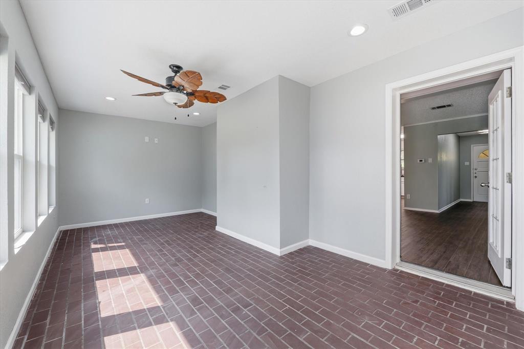 140 Towne West Drive Property Photo 12