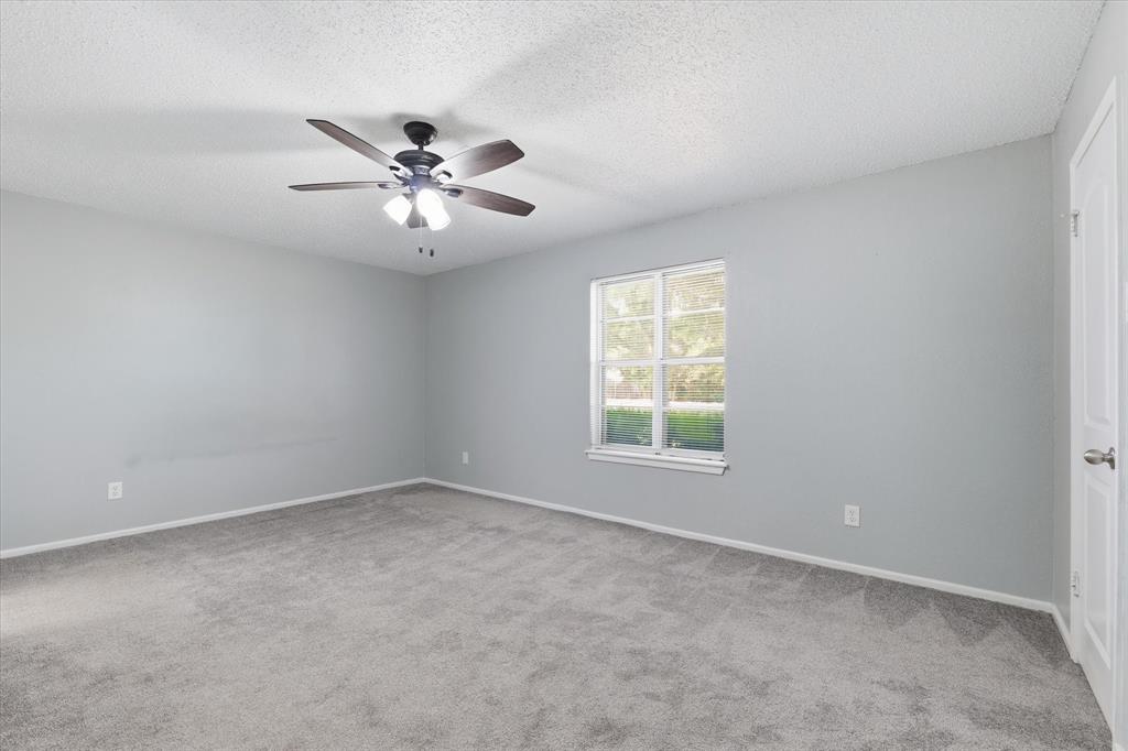 140 Towne West Drive Property Photo 14