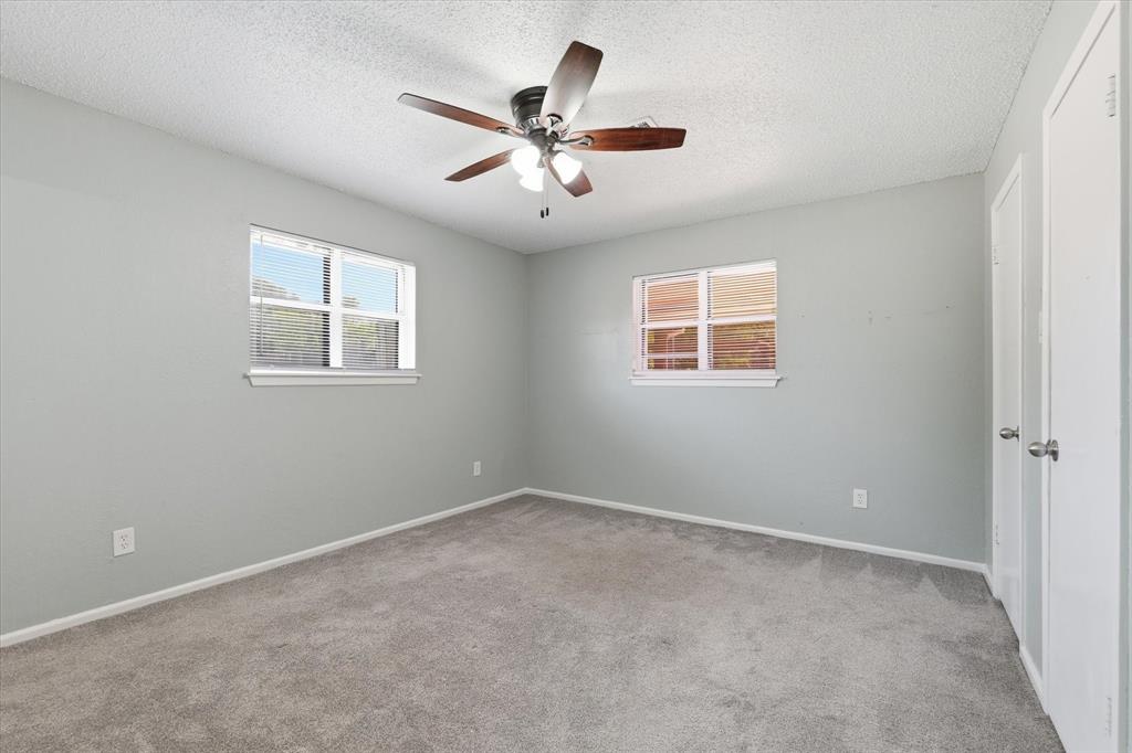 140 Towne West Drive Property Photo 18