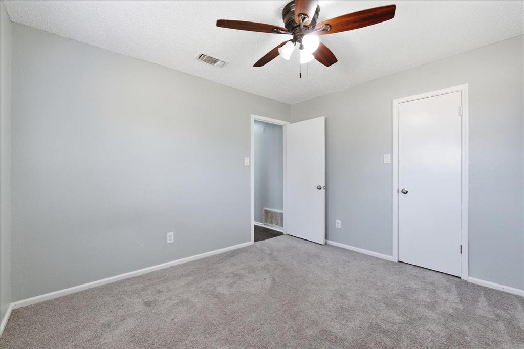 140 Towne West Drive Property Photo 20