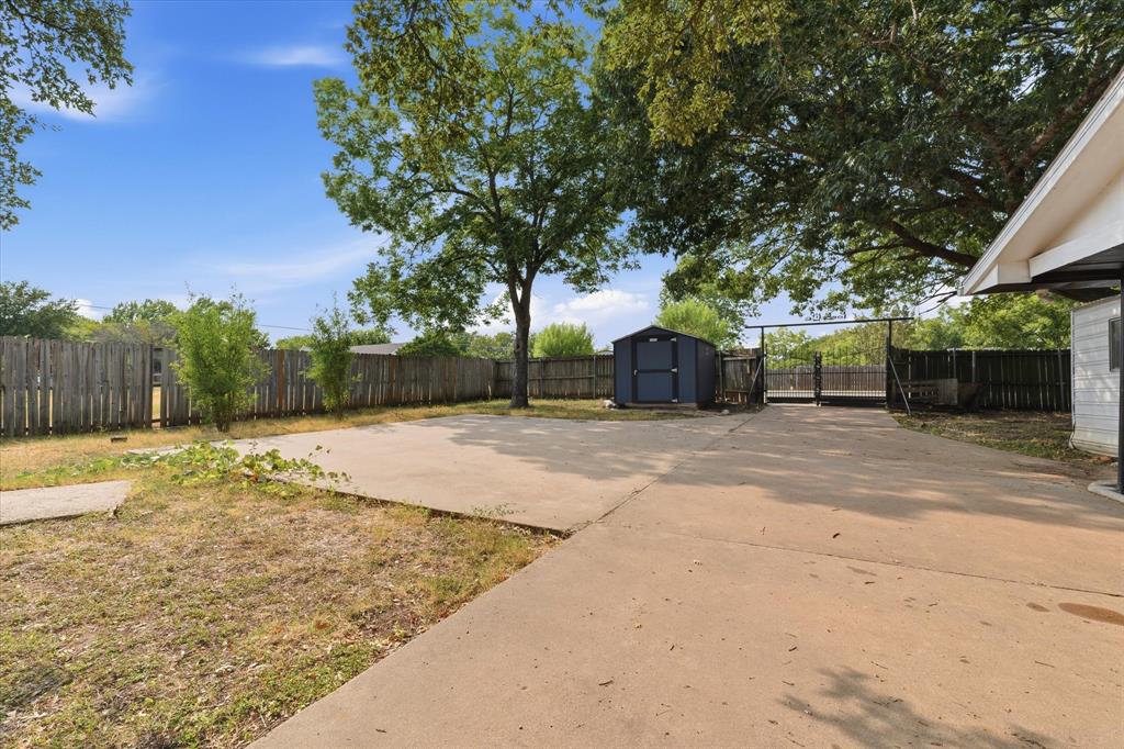 140 Towne West Drive Property Photo 29
