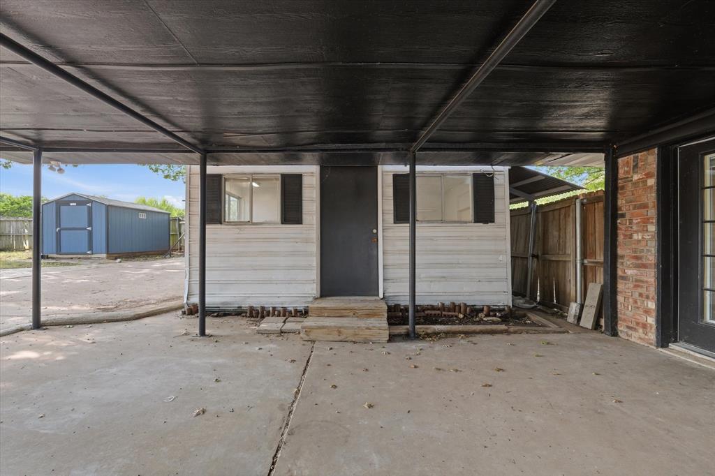 140 Towne West Drive Property Photo 32