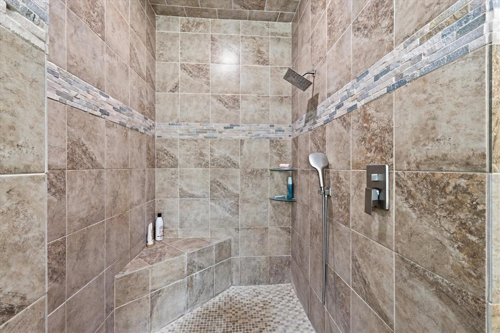 7200 Courtney Drive Property Photo 10