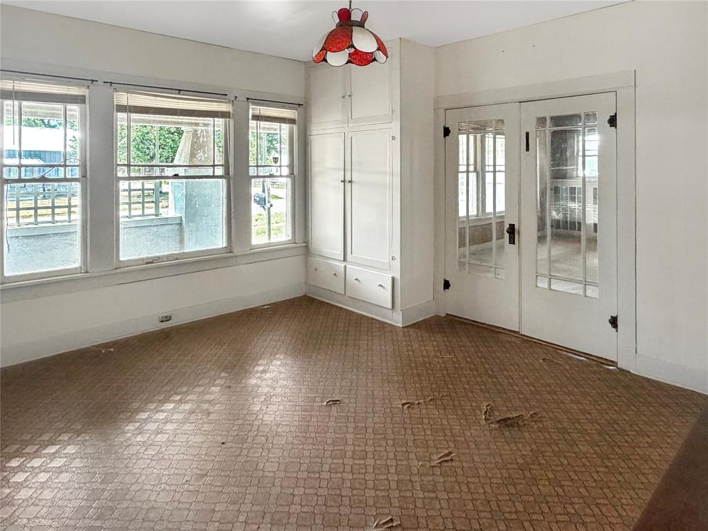 1012 W 12th Street Property Photo 6