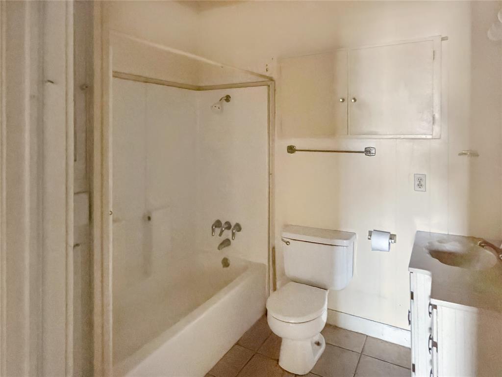 1012 W 12th Street Property Photo 18