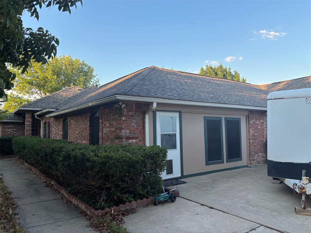 1107 W Sharpshire Drive Property Photo 3