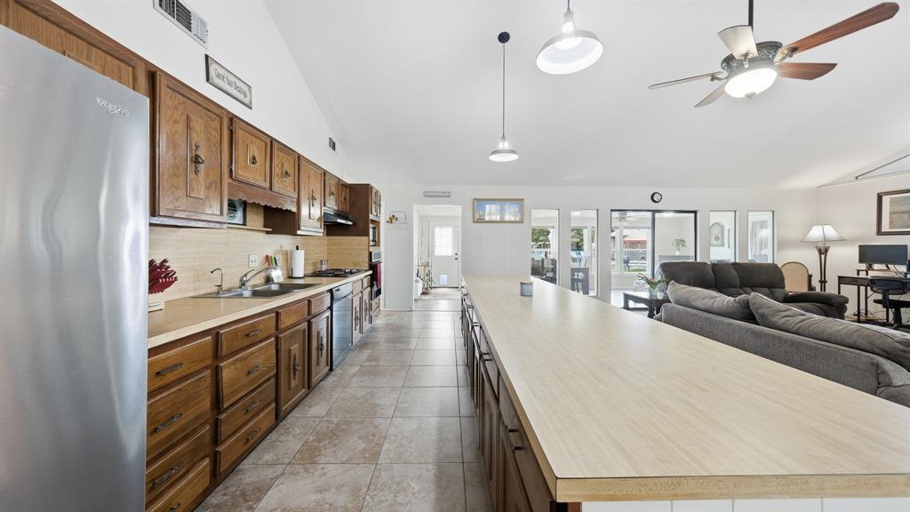 3904 Winding Way Property Photo 16