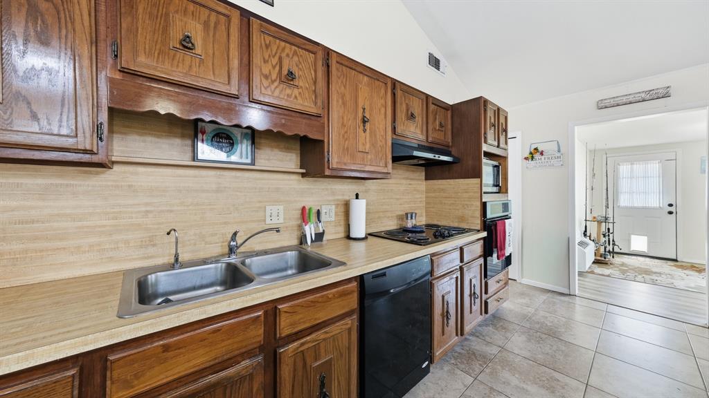 3904 Winding Way Property Photo 17