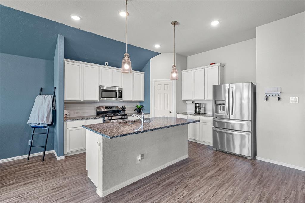 8740 Copper River Drive Property Photo 9