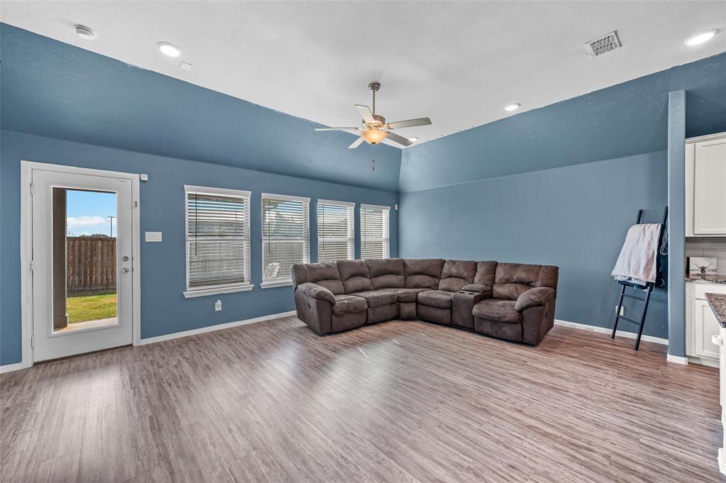 8740 Copper River Drive Property Photo 15