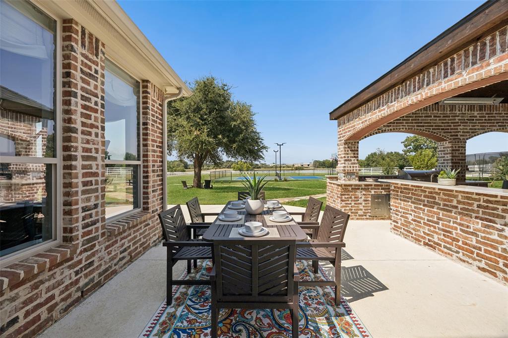 963 Noble Champions Way Property Photo 33
