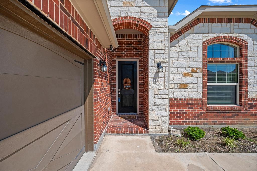 1303 Deer Hollow Drive Property Photo 3