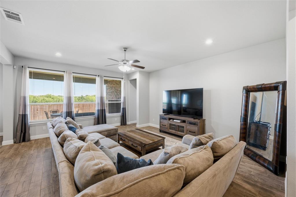 1303 Deer Hollow Drive Property Photo 12