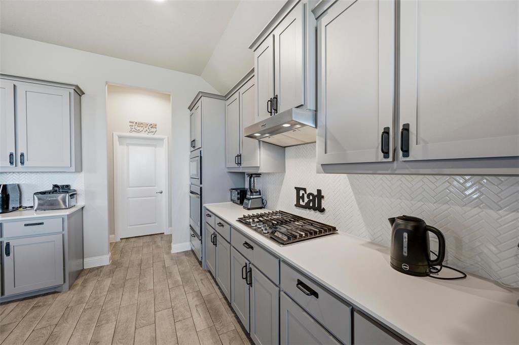 1303 Deer Hollow Drive Property Photo 16