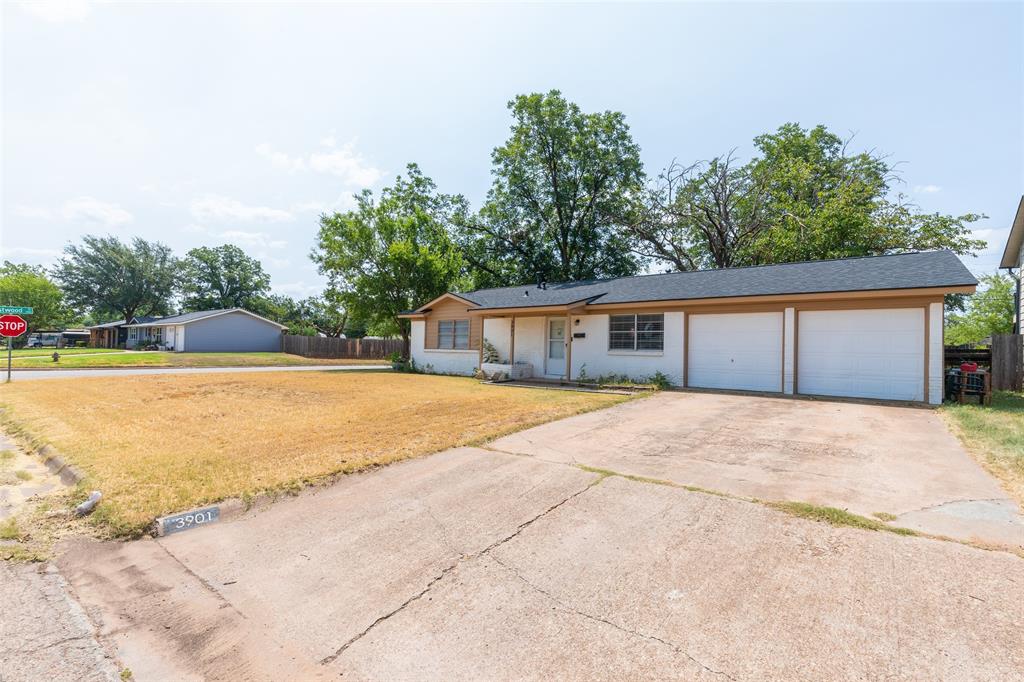 3901 Laurel Drive Property Photo 3
