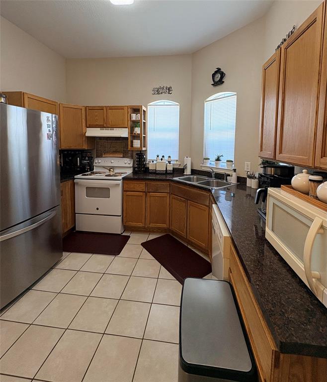 304 W Glen Meadow Drive Property Photo 2