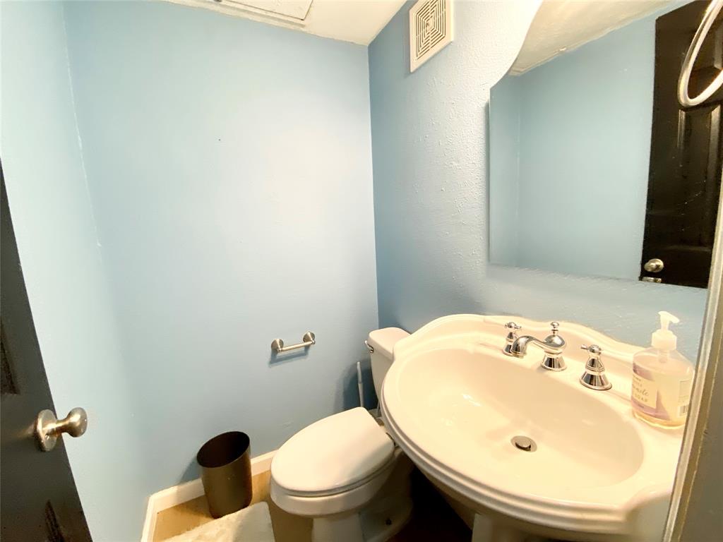 4520 Holland Avenue 206 Property Photo 6