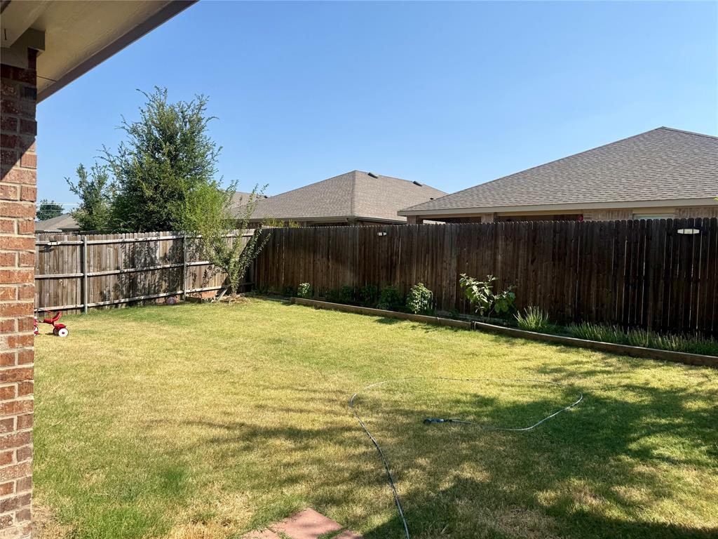 2900 Peony Drive Property Photo 18