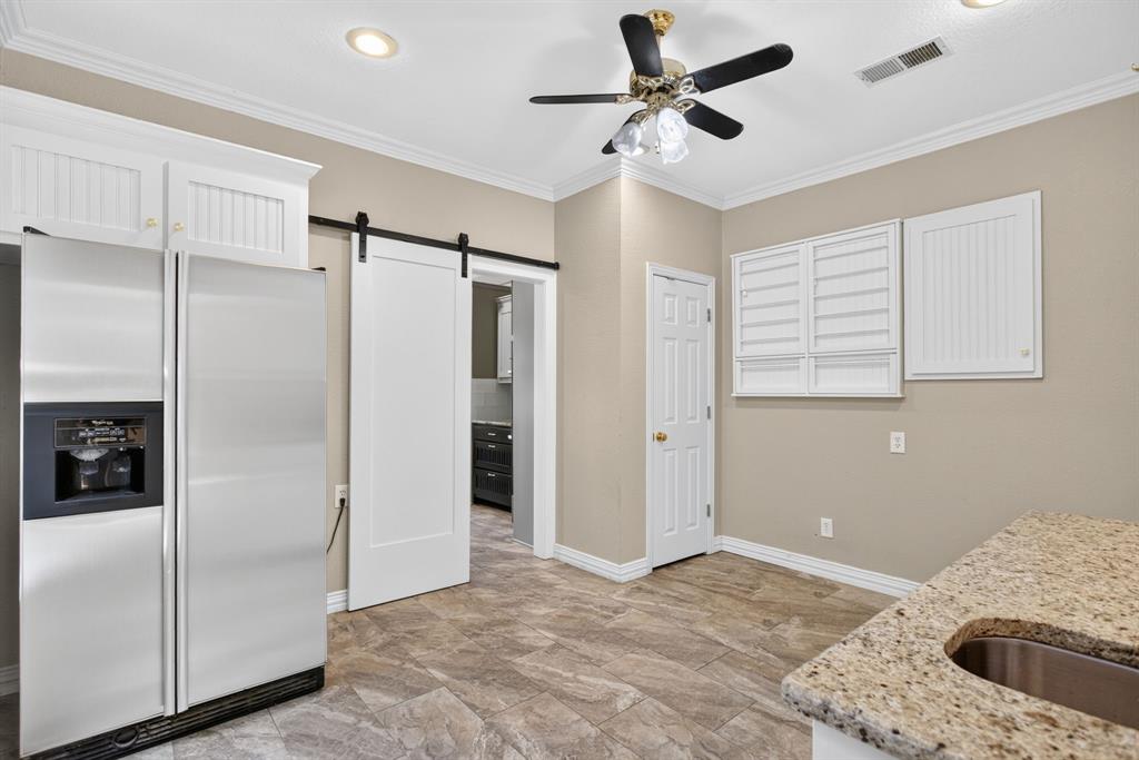 616 Redbud Court Property Photo 8