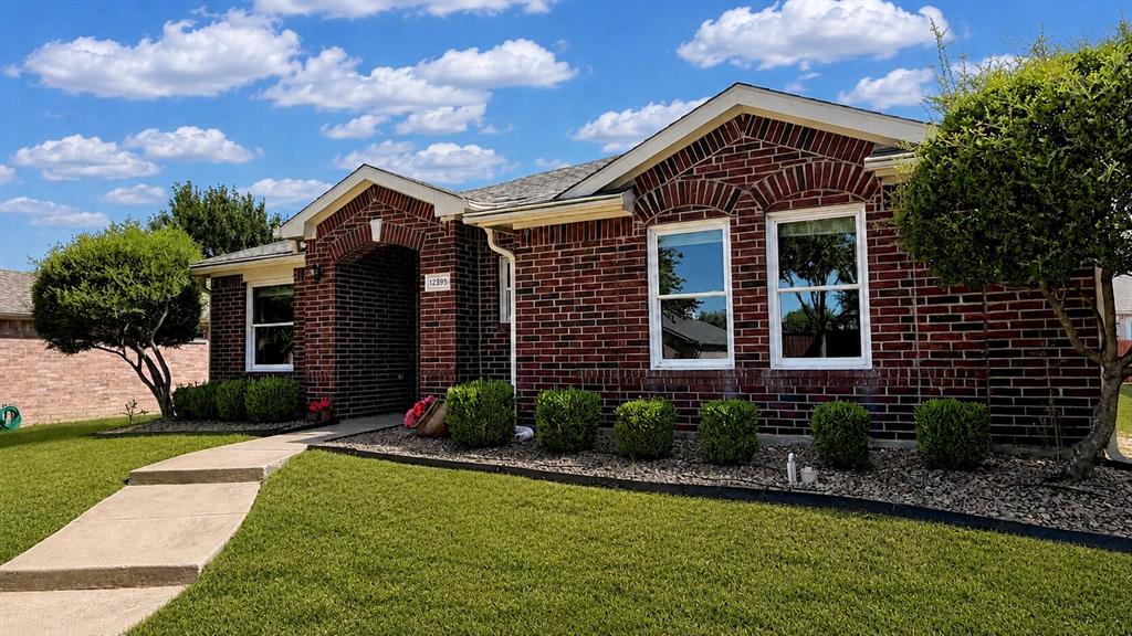 12395 Foothill Lane Property Photo 3