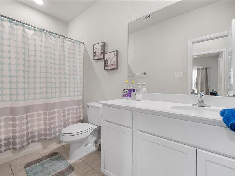 1215 Putnam Street Property Photo 4
