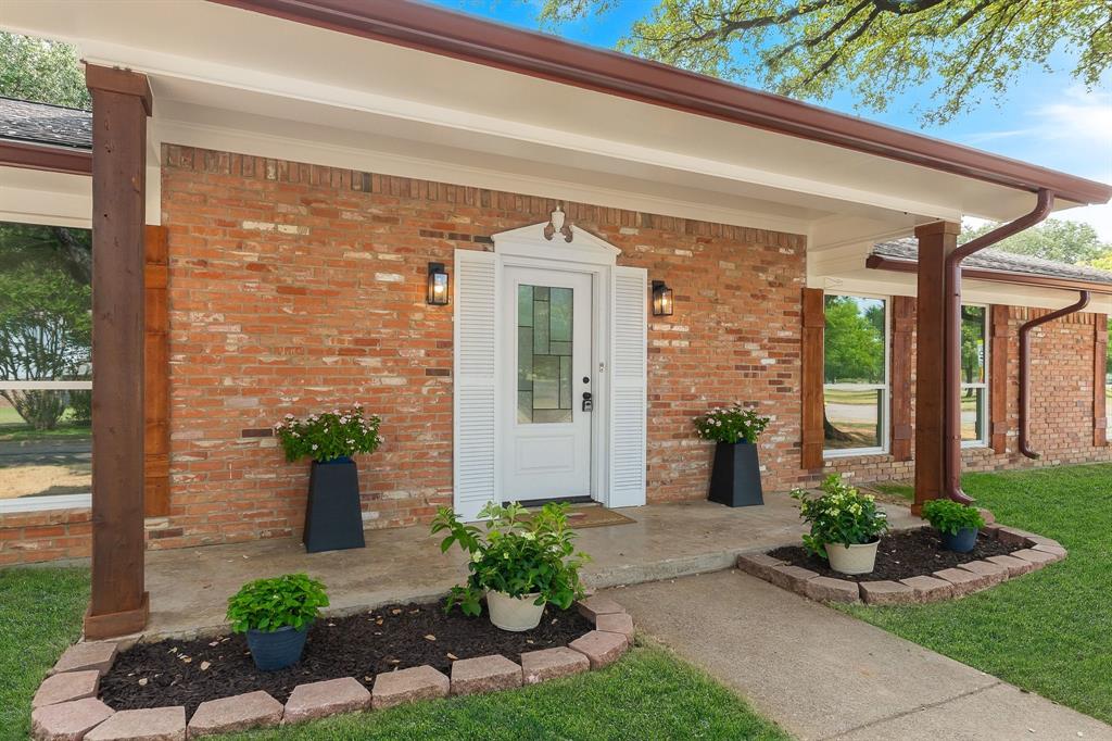 1815 Lakemont Drive Property Photo 2