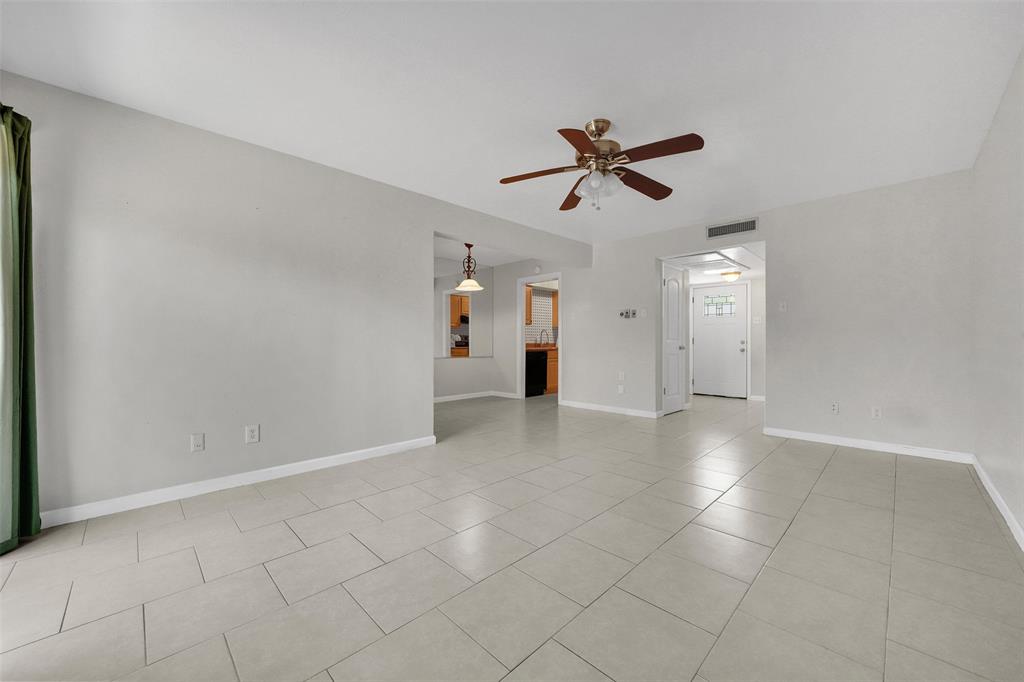 1817 E Grauwyler Road 158 Property Photo 5