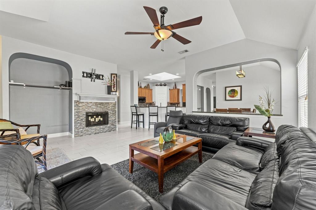 4849 Summer Oaks Lane Property Photo 13