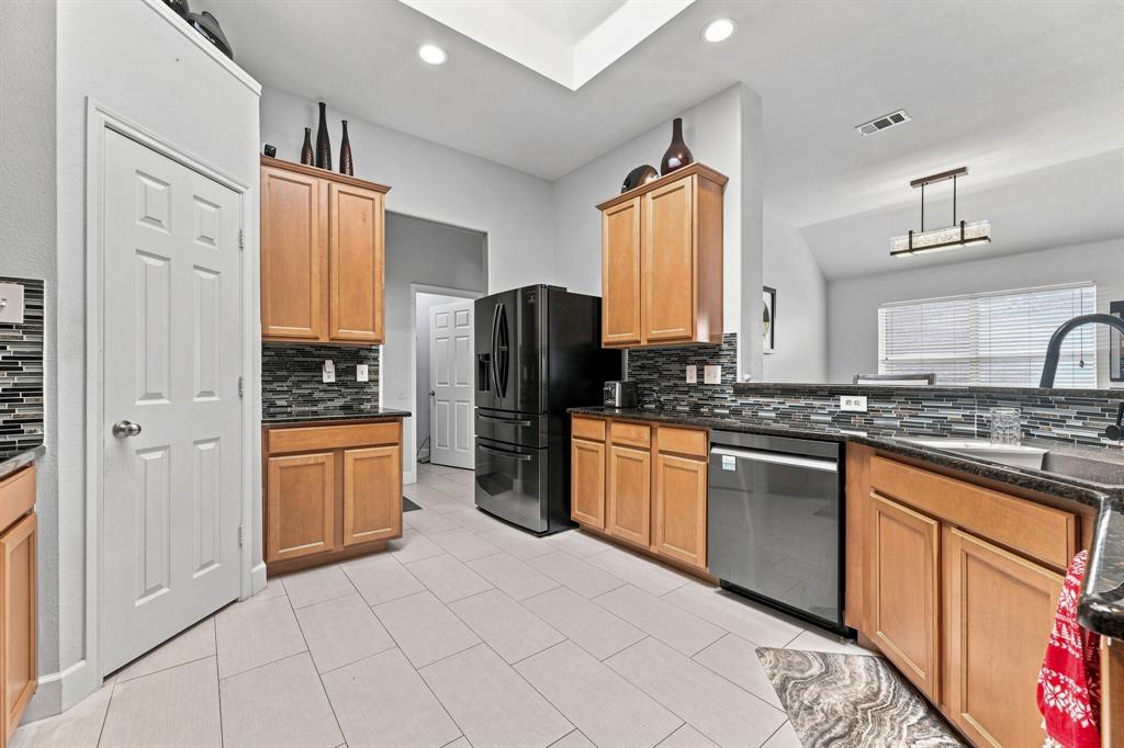 4849 Summer Oaks Lane Property Photo 14