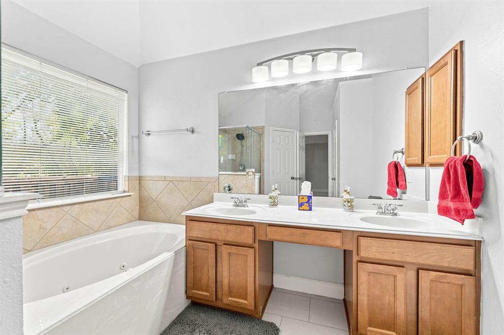 4849 Summer Oaks Lane Property Photo 30