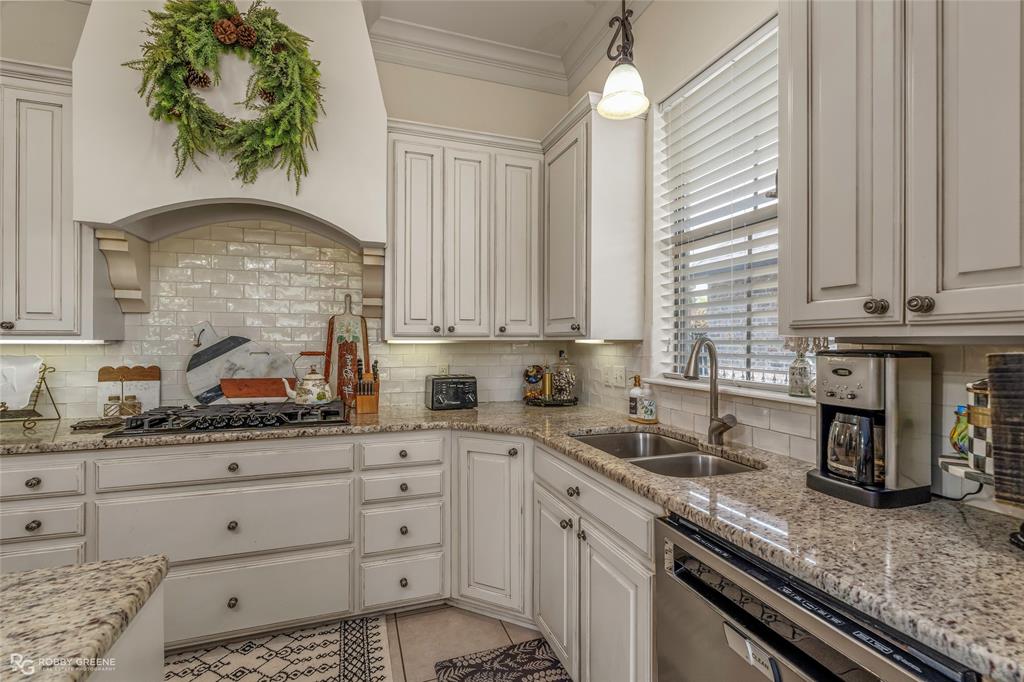 60 Turnbury Drive Property Photo 12