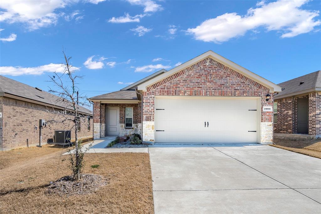 1903 Feeder Way Property Photo 1