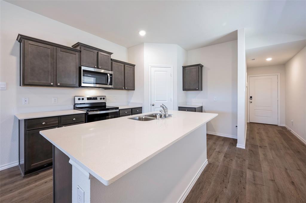 1903 Feeder Way Property Photo 4