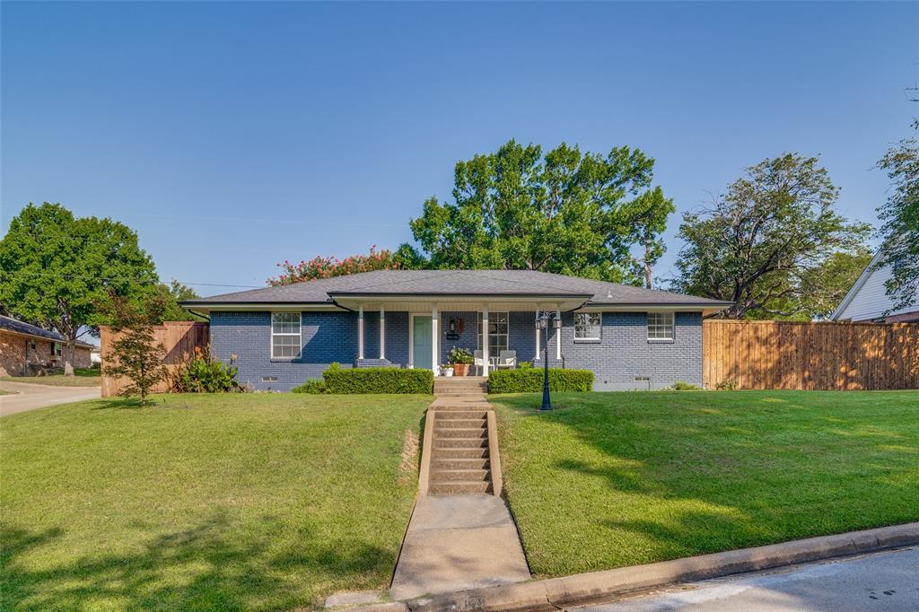 301 Valley Drive Property Photo 1