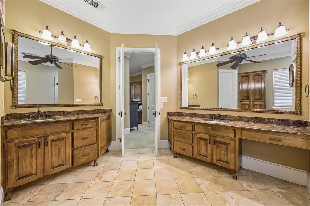 826 Cimmarron Bay Drive Property Photo 16