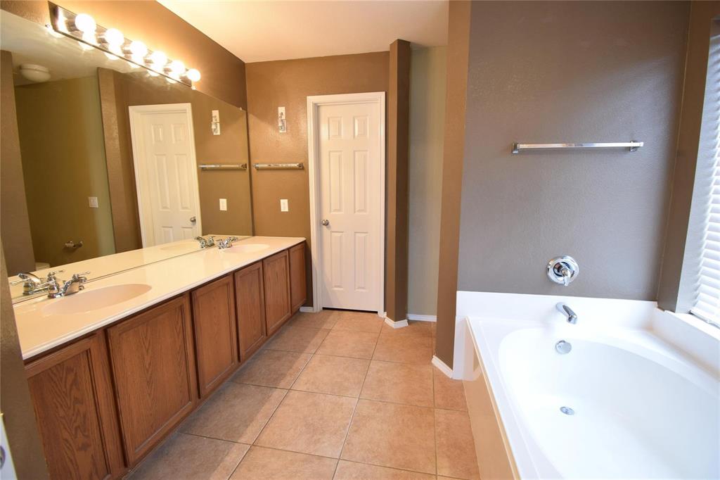 1006 Abigail Drive Property Photo 11
