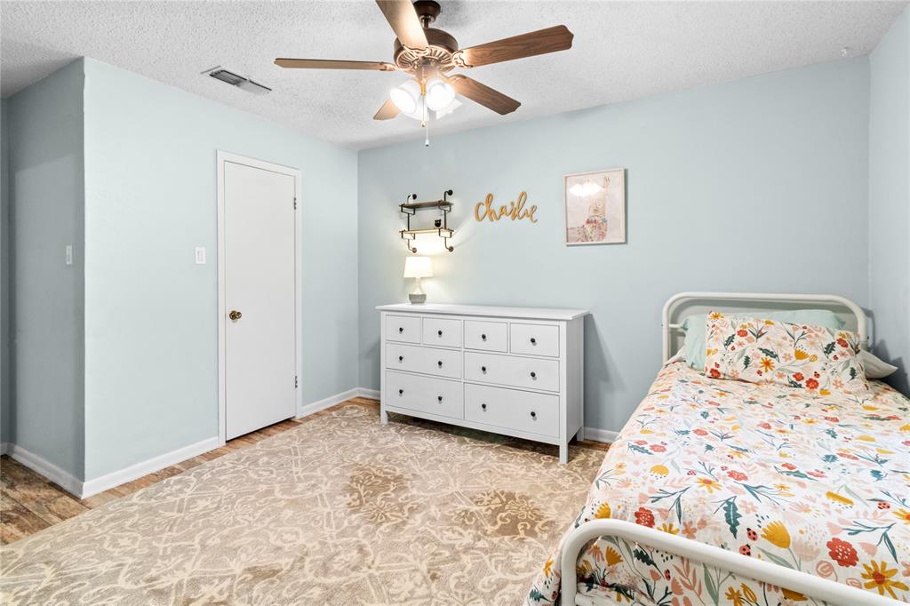 4 Circle Drive Property Photo 16