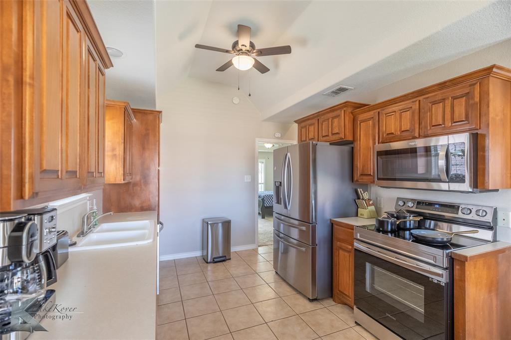 6670 Picadilly Street Property Photo 6