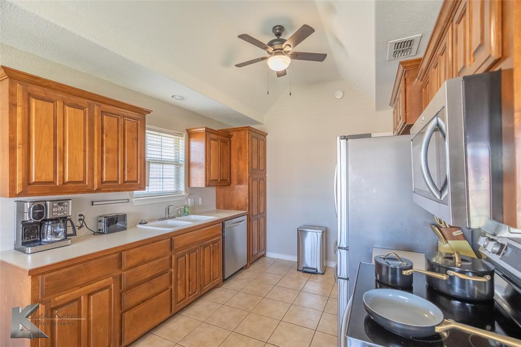 6670 Picadilly Street Property Photo 7
