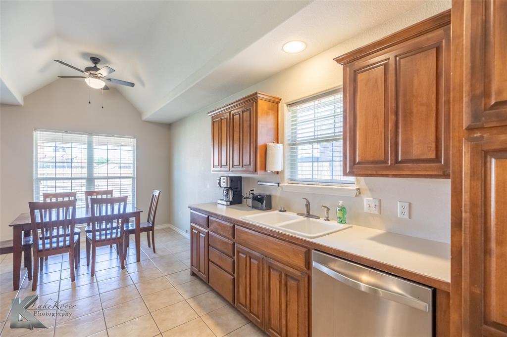 6670 Picadilly Street Property Photo 10
